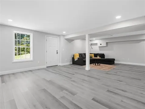 33 Sunapee Court Coventry RI 02816