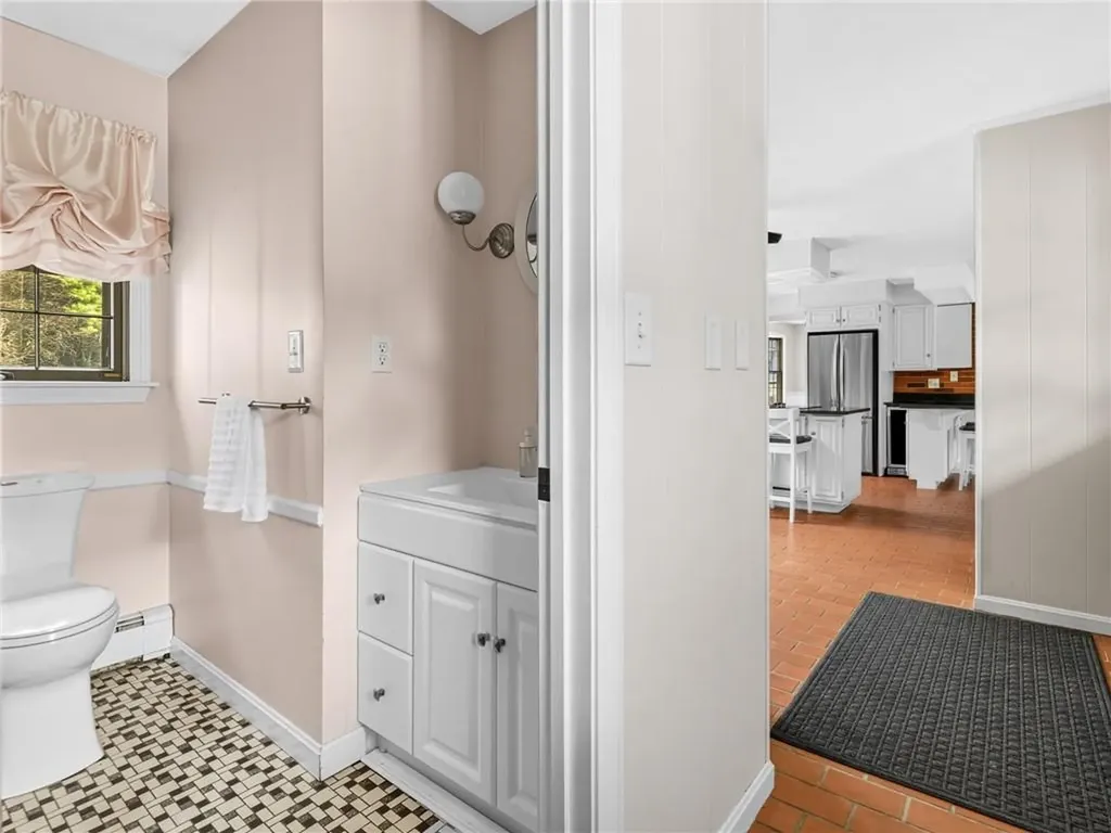 850 Black Plain Road North Smithfield RI 02896