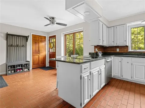 850 Black Plain Road North Smithfield RI 02896