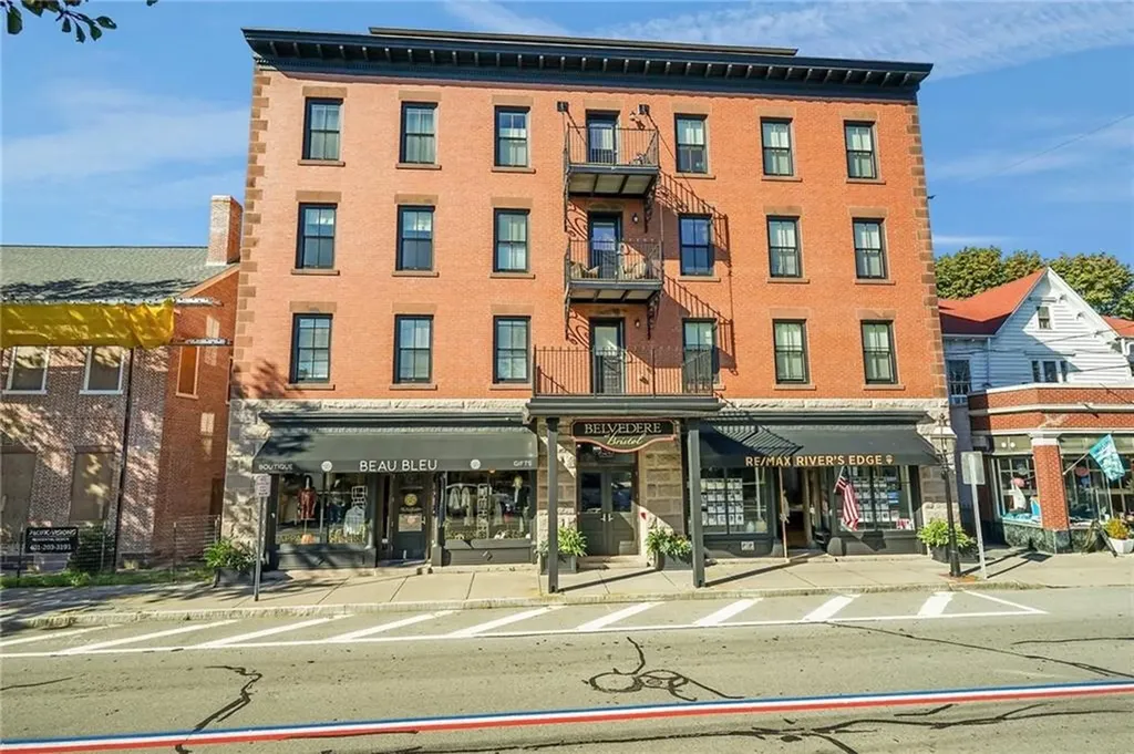 423 Hope Street Bristol RI 02809