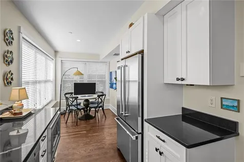 423 Hope Street Bristol RI 02809