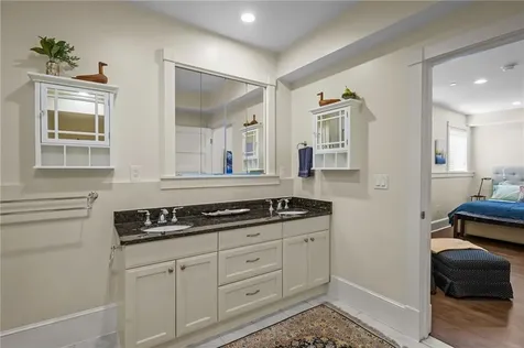 423 Hope Street Bristol RI 02809