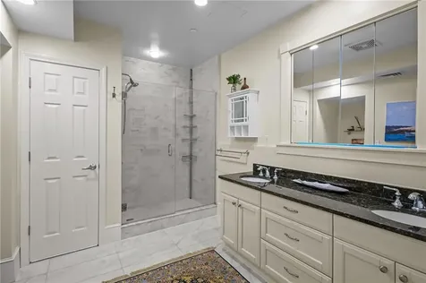 423 Hope Street Bristol RI 02809