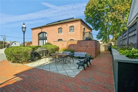 423 Hope Street Bristol RI 02809