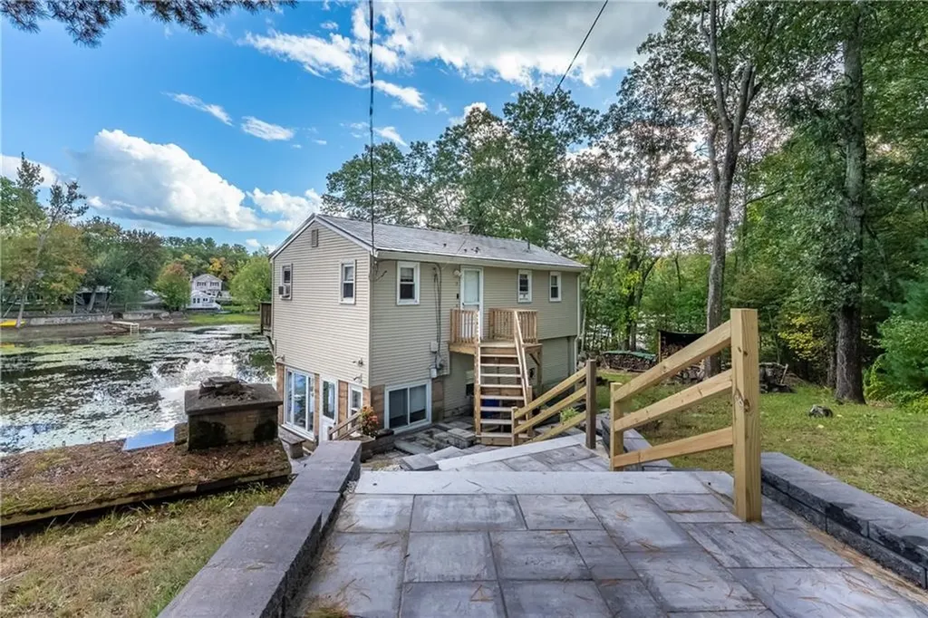 3 Deer Run Trail Smithfield RI 02917