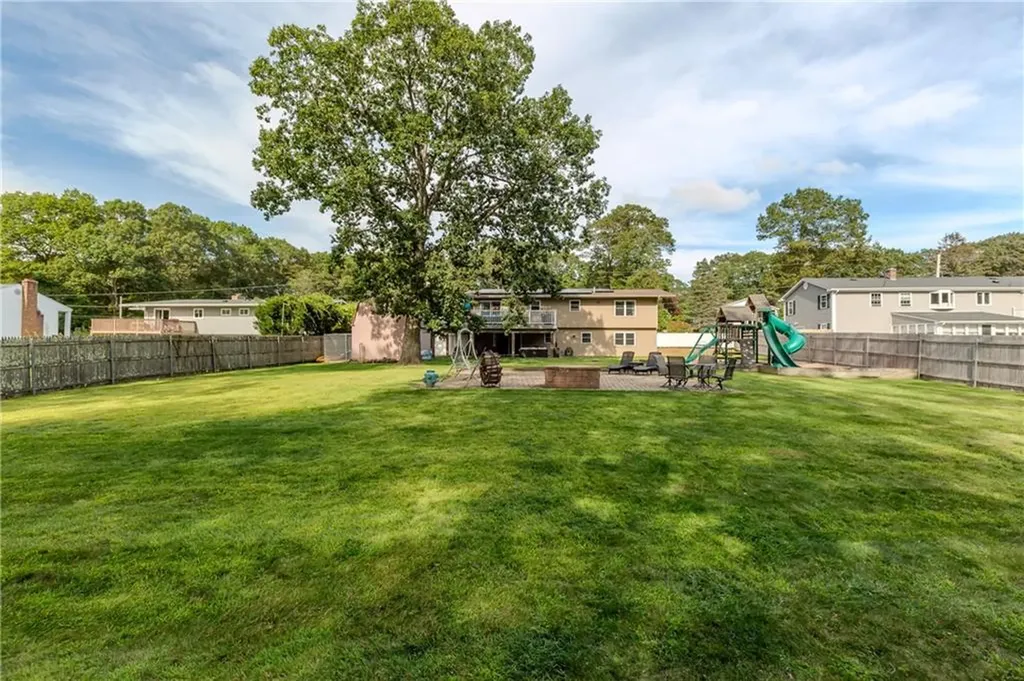 25 Lincoln Drive Johnston RI 02919