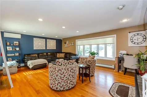 25 Lincoln Drive Johnston RI 02919