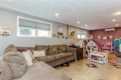 25 Lincoln Drive Johnston RI 02919