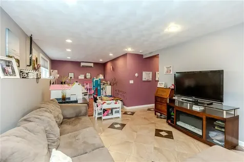 25 Lincoln Drive Johnston RI 02919