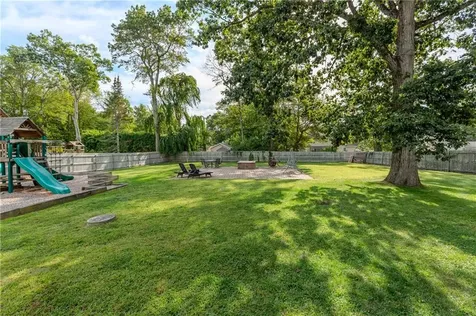 25 Lincoln Drive Johnston RI 02919