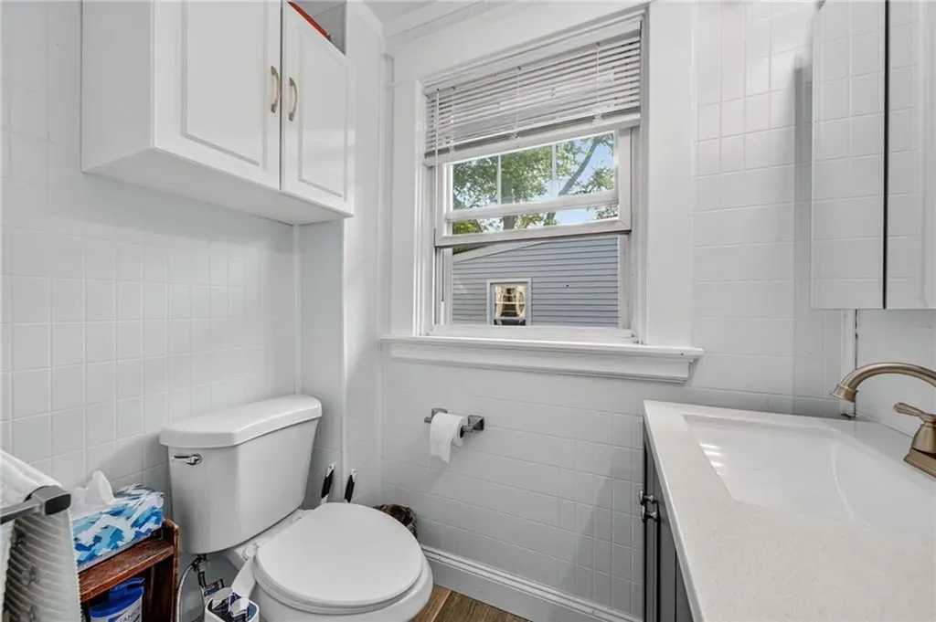 536 Willett Avenue East Providence RI 02915