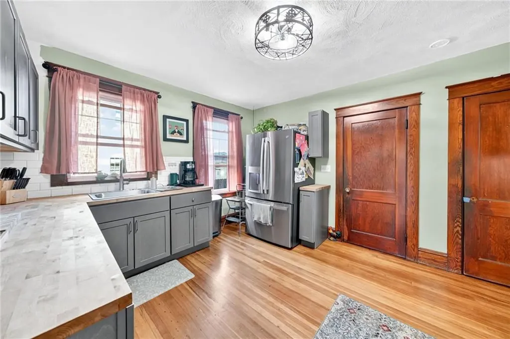 536 Willett Avenue East Providence RI 02915