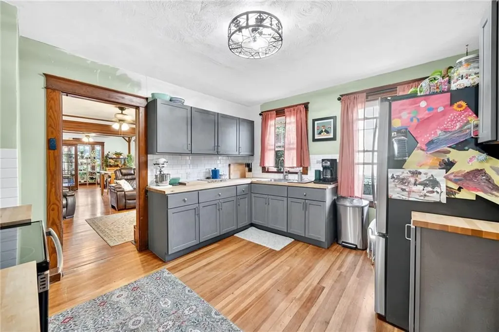 536 Willett Avenue East Providence RI 02915