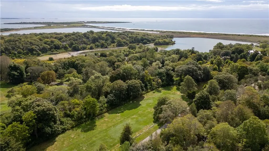 141 Gray Craig Road Middletown RI 02842