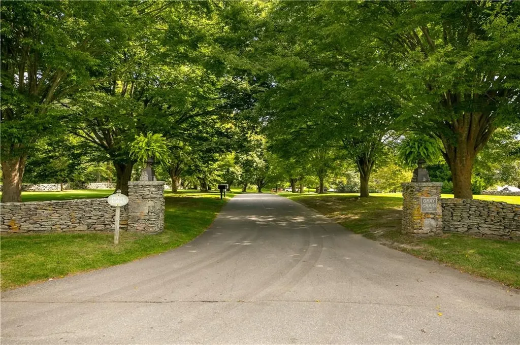 141 Gray Craig Road Middletown RI 02842