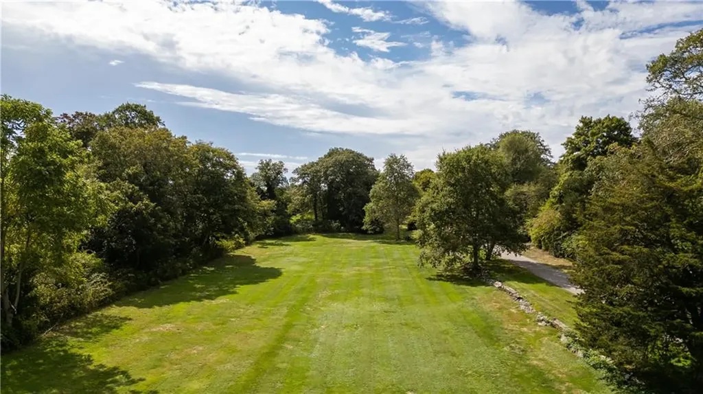 141 Gray Craig Road Middletown RI 02842