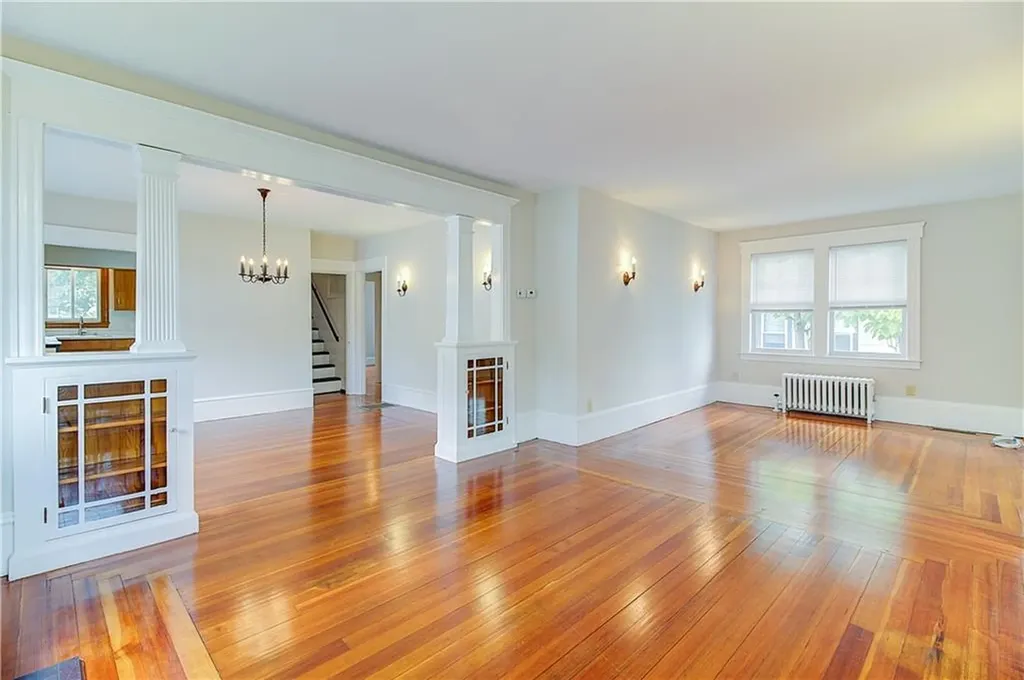 14 Delaware Avenue Warwick RI 02888
