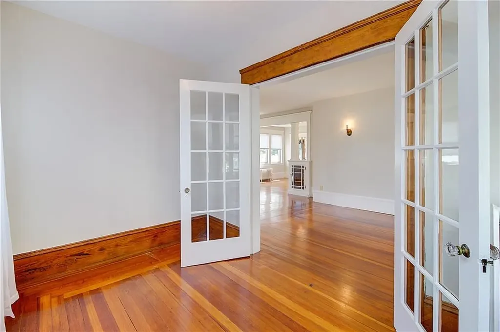 14 Delaware Avenue Warwick RI 02888