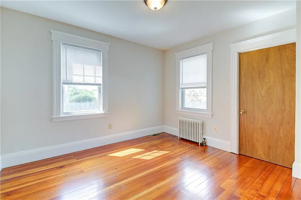14 Delaware Avenue Warwick RI 02888