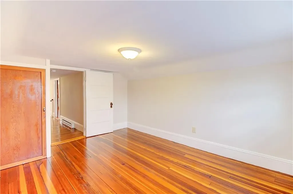 14 Delaware Avenue Warwick RI 02888