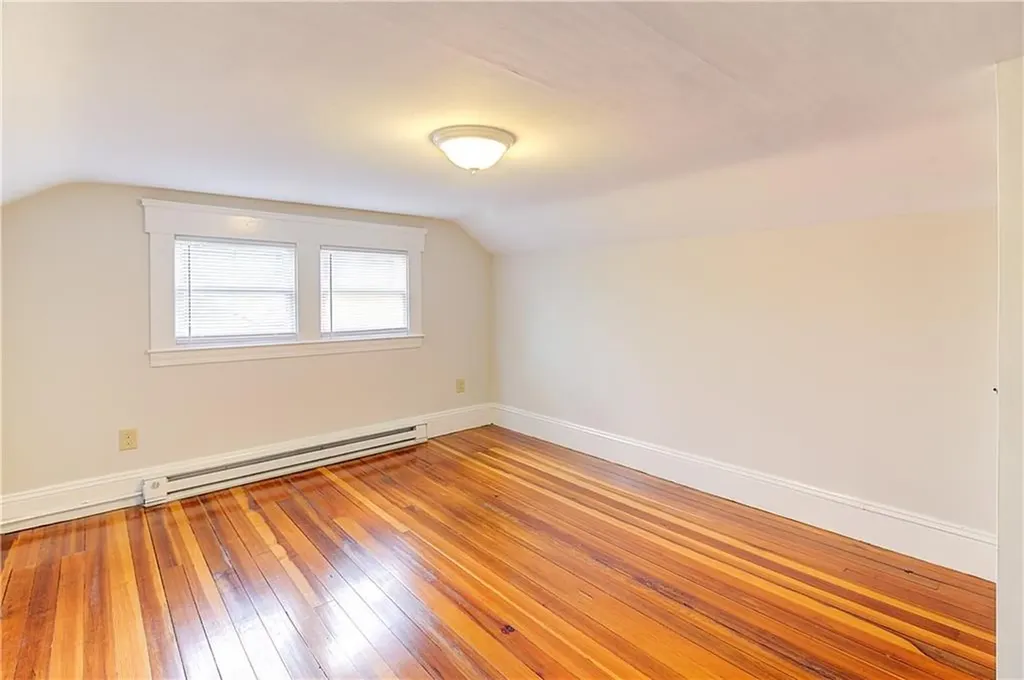 14 Delaware Avenue Warwick RI 02888