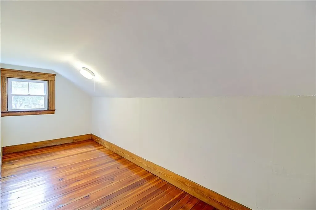 14 Delaware Avenue Warwick RI 02888