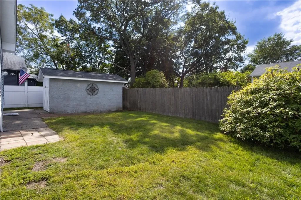 14 Delaware Avenue Warwick RI 02888