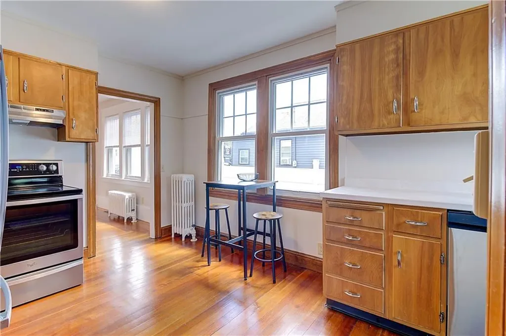 14 Delaware Avenue Warwick RI 02888