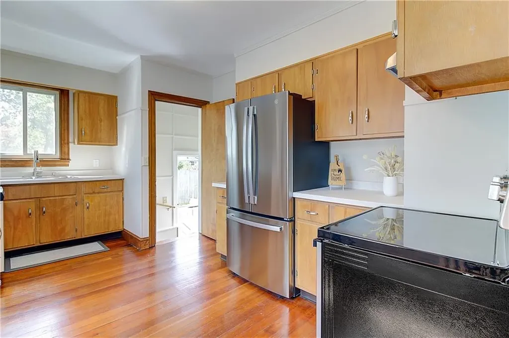 14 Delaware Avenue Warwick RI 02888