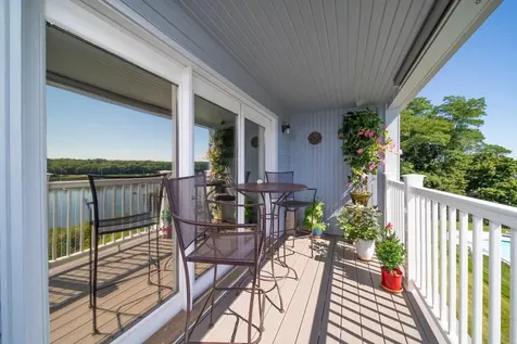 152 Crompton Avenue East Greenwich RI 02818