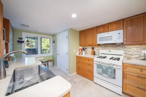 152 Crompton Avenue East Greenwich RI 02818