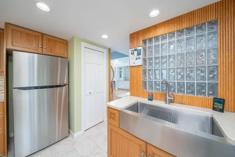 152 Crompton Avenue East Greenwich RI 02818