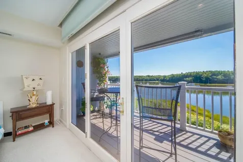 152 Crompton Avenue East Greenwich RI 02818