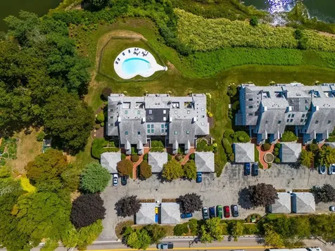 152 Crompton Avenue East Greenwich RI 02818