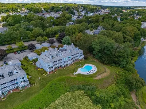 152 Crompton Avenue East Greenwich RI 02818