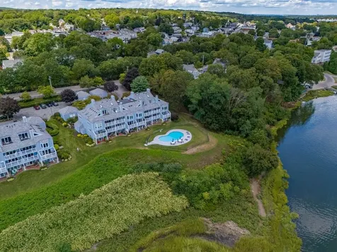 152 Crompton Avenue East Greenwich RI 02818