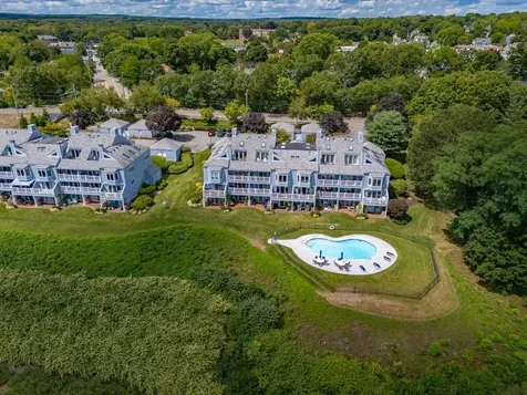 152 Crompton Avenue East Greenwich RI 02818