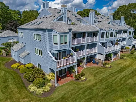 152 Crompton Avenue East Greenwich RI 02818