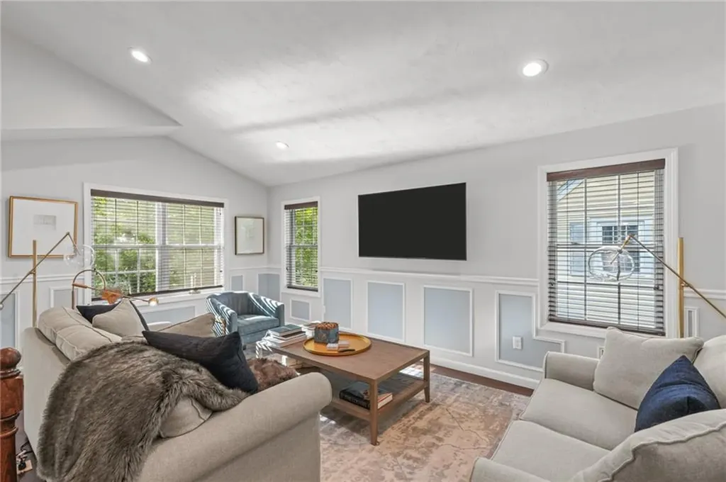 611 Pleasant Valley Parkway Providence RI 02908