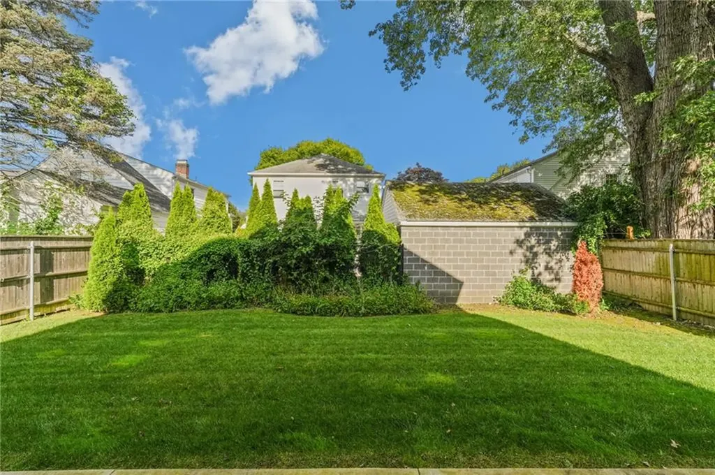 611 Pleasant Valley Parkway Providence RI 02908