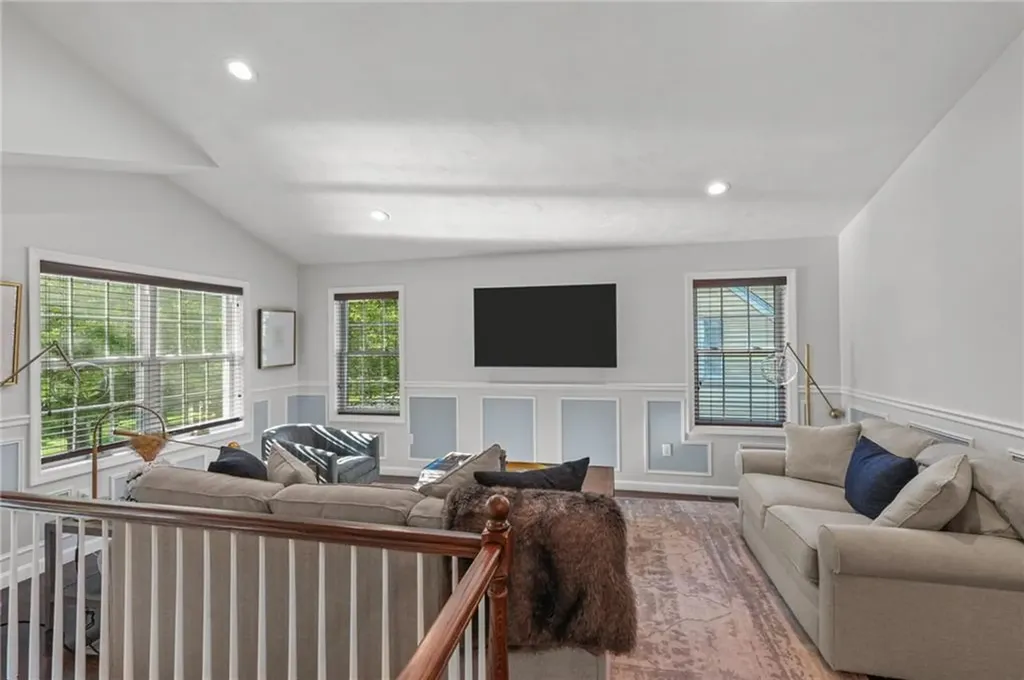 611 Pleasant Valley Parkway Providence RI 02908