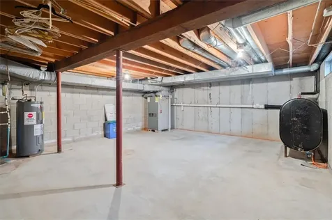 447 Stafford Road Tiverton RI 02878