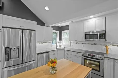 30 Eldredge Avenue East Greenwich RI 02818