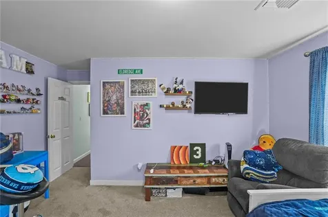 30 Eldredge Avenue East Greenwich RI 02818