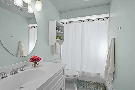 30 Eldredge Avenue East Greenwich RI 02818