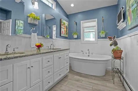 30 Eldredge Avenue East Greenwich RI 02818