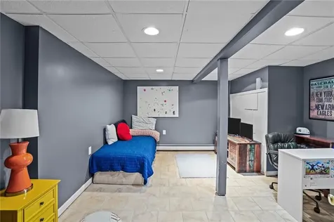 30 Eldredge Avenue East Greenwich RI 02818