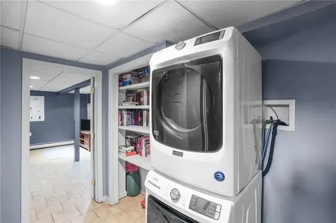 30 Eldredge Avenue East Greenwich RI 02818