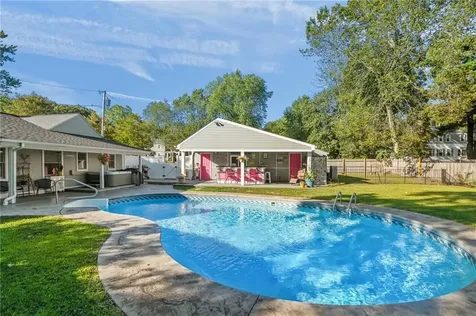 30 Eldredge Avenue East Greenwich RI 02818