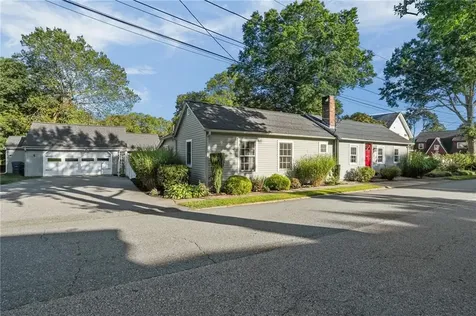 30 Eldredge Avenue East Greenwich RI 02818